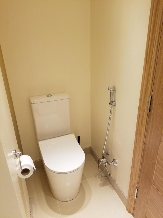 London Luxury Apartment 4 Bedroom Sleeps 12 People With 4 Bathrooms 1 Min Walk From Station Wanstead ภายนอก รูปภาพ