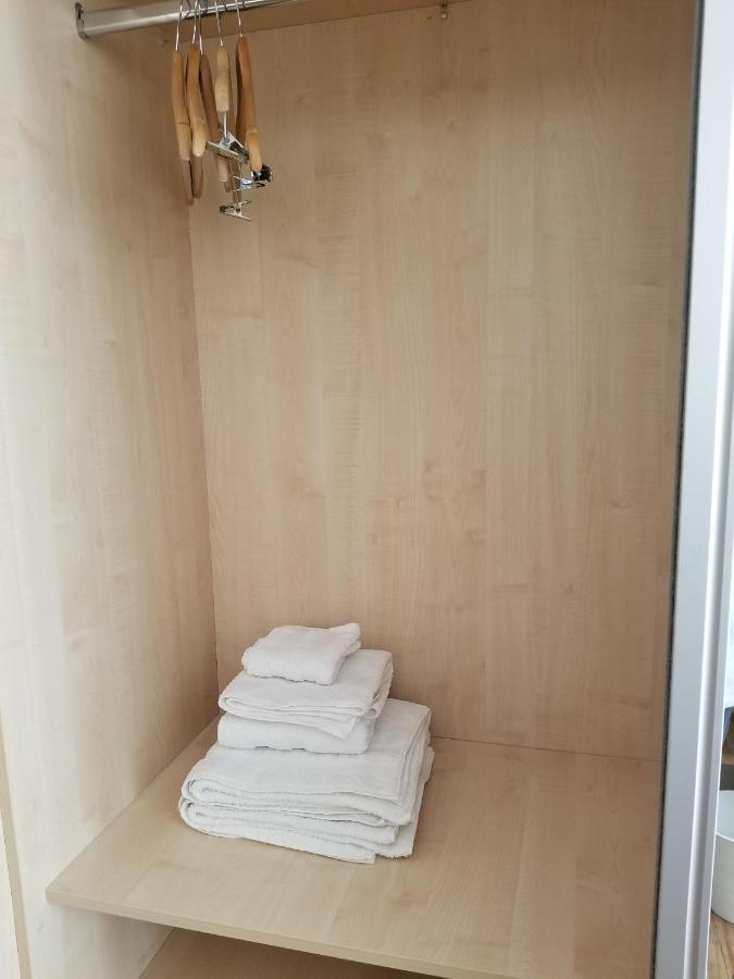 London Luxury Apartment 4 Bedroom Sleeps 12 People With 4 Bathrooms 1 Min Walk From Station Wanstead ภายนอก รูปภาพ