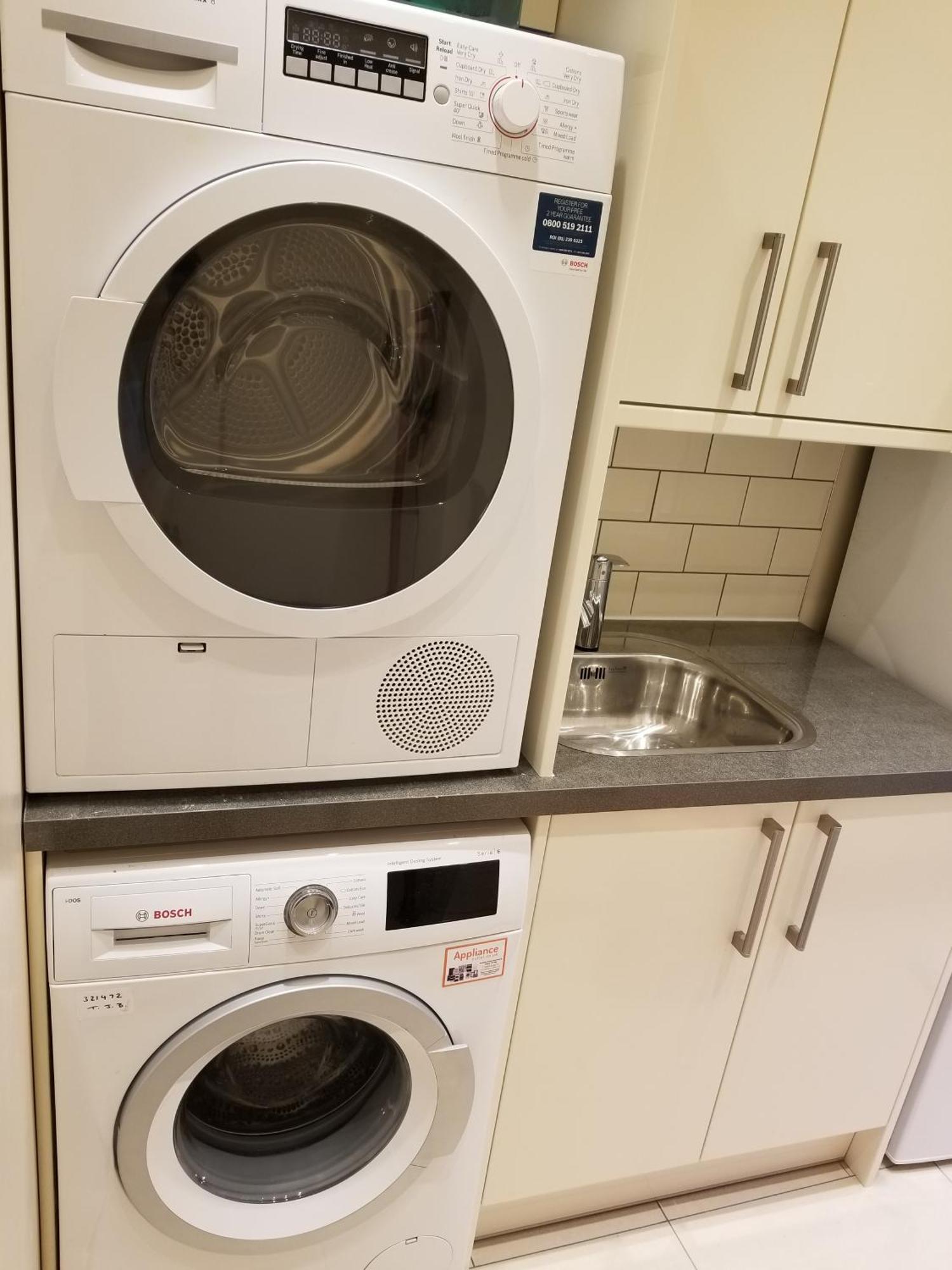London Luxury Apartment 4 Bedroom Sleeps 12 People With 4 Bathrooms 1 Min Walk From Station Wanstead ภายนอก รูปภาพ